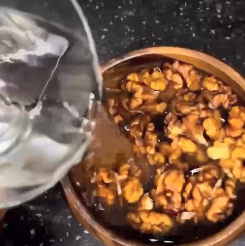 как быстро почистить грецкие орехи